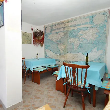 Apartment Seaside Secluded Apartments Cove Torac, Hvar - 581 Gdinj